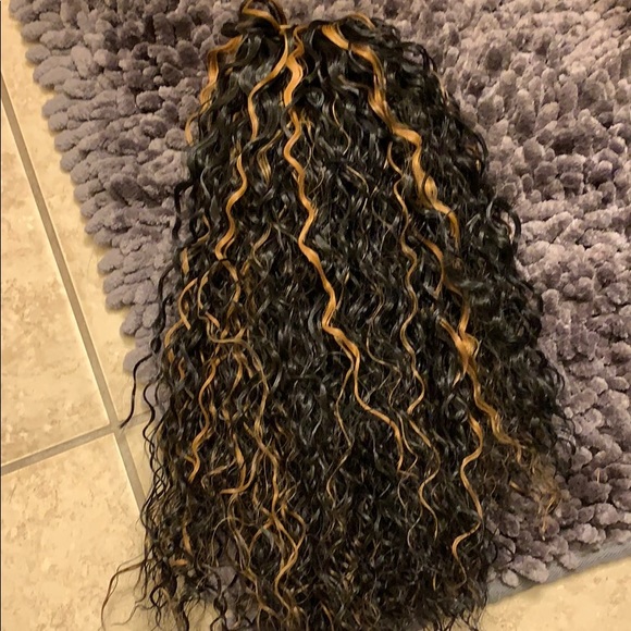 Women’s ponytail - Picture 2 of 8